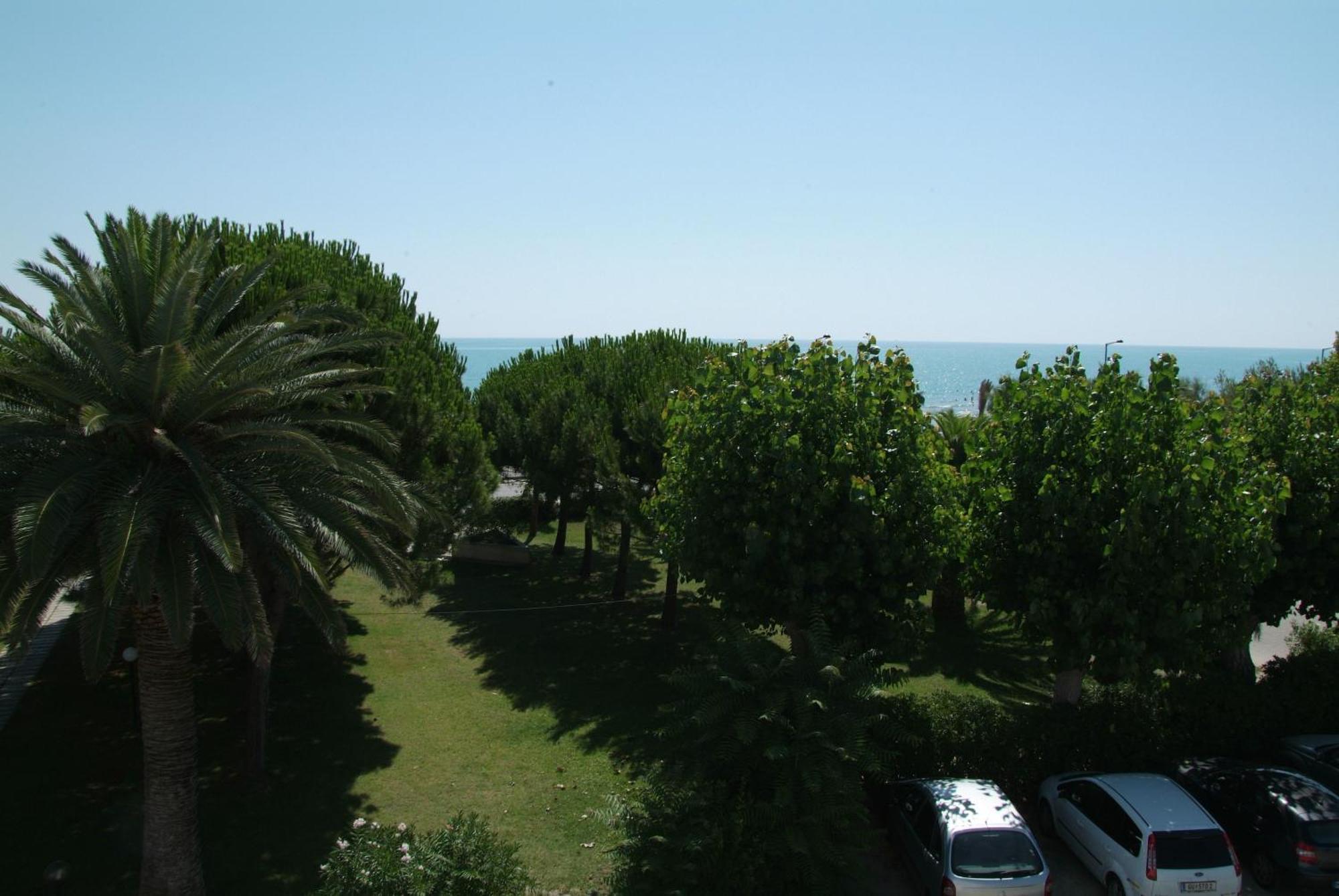 Hotel San Remo - Fronte Mare Martinsicuro Exterior foto