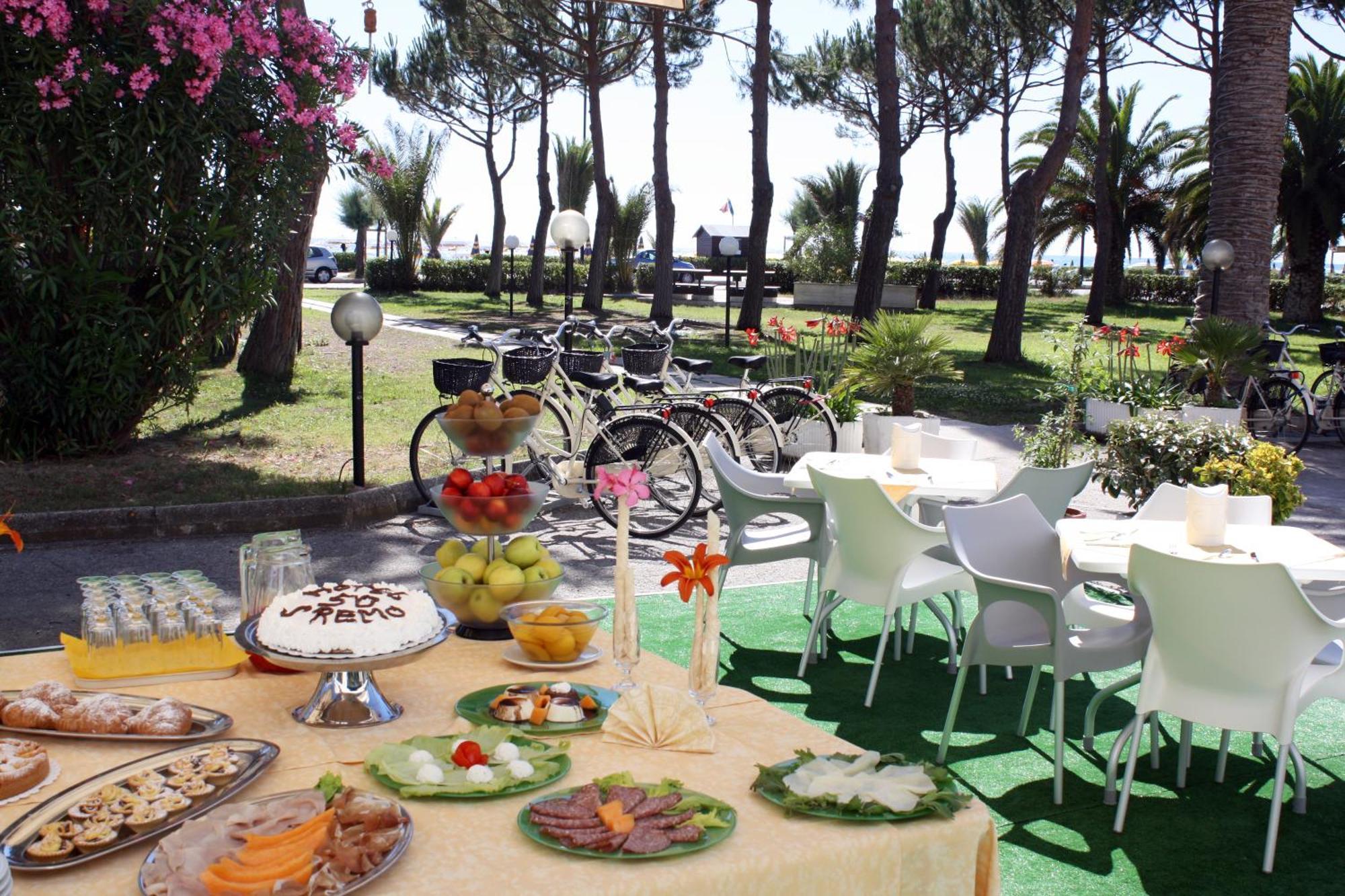 Hotel San Remo - Fronte Mare Martinsicuro Exterior foto
